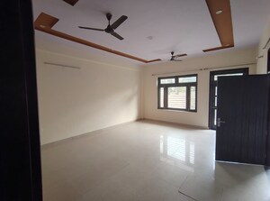 Room in 2 BHK Independent House at Beta I Greater Noida – for Rent