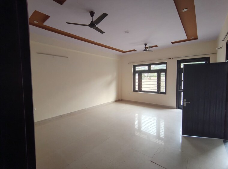 Room, beta i greater noida 2 Bedroom 800 Sq.Ft. Independent House In Beta I Greater Noida Greater Noida 9520133