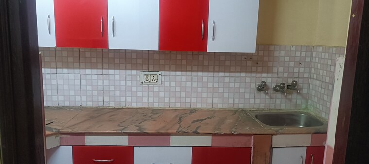 Kitchen, vaishali sector 5 3 Bedroom 1300 Sq.Ft. Builder Floor In Vaishali Sector 5 Ghaziabad 9520224