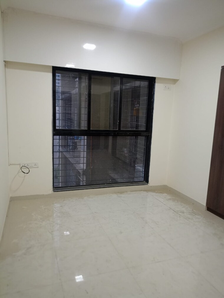 Room, maitri-anand 2 Bedroom 600 Sq.Ft. Apartment In Louis Wadi Thane 9520280