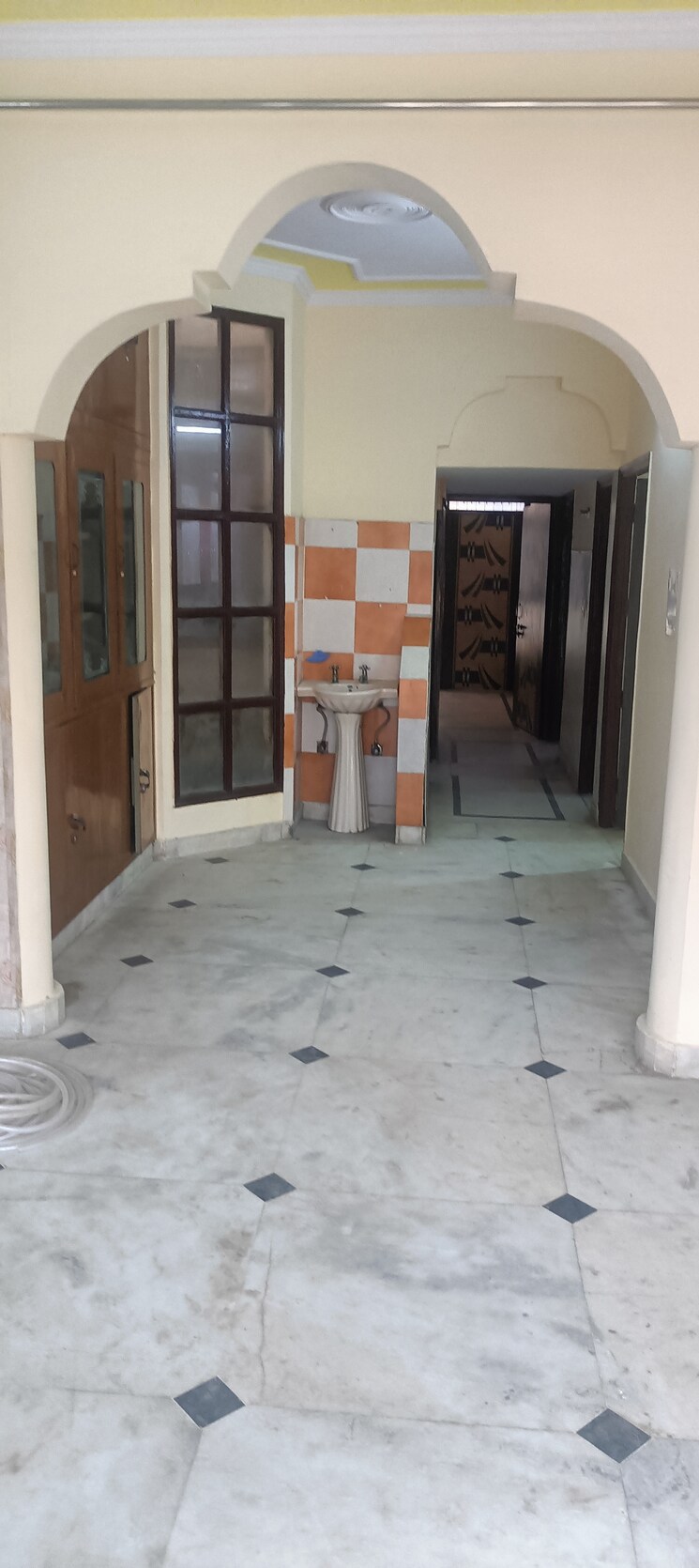 Room, vaishali sector 5 3 Bedroom 1300 Sq.Ft. Builder Floor In Vaishali Sector 5 Ghaziabad 9520257