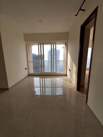 Room in 3 BHK Apartment at Ruparel Palacio Phase 1, Kandivali West – for Rent