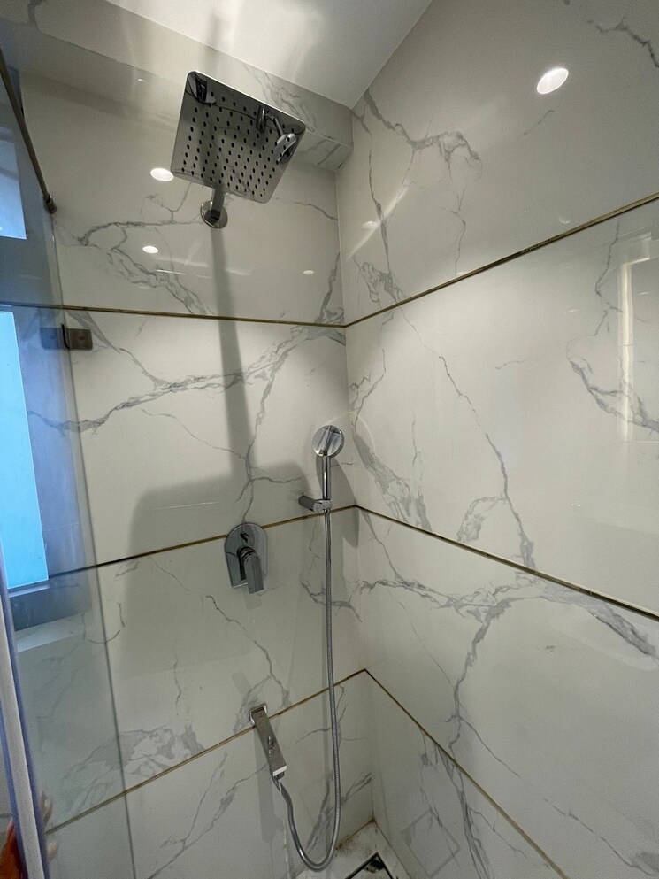 Bathroom, khar west 3 Bedroom 1100 Sq.Ft. Apartment In Khar West Mumbai 9520501