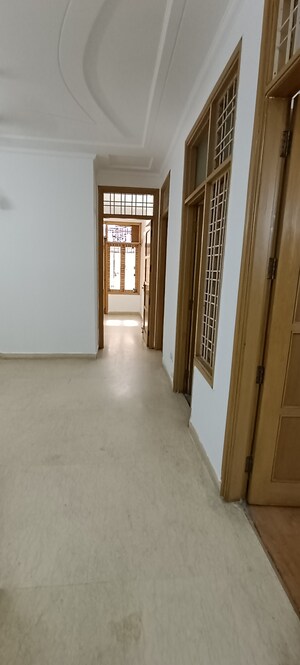 Room in 3 BHK Builder Floor at Kalkaji – for Rent