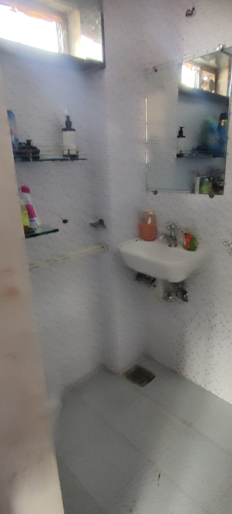 Bathroom, bandra west 2 Bedroom 700 Sq.Ft. Apartment In Bandra West Mumbai 9520539