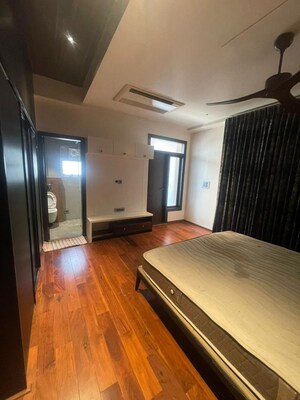 Room in 4 BHK Apartment at Gachibowli – for Rent