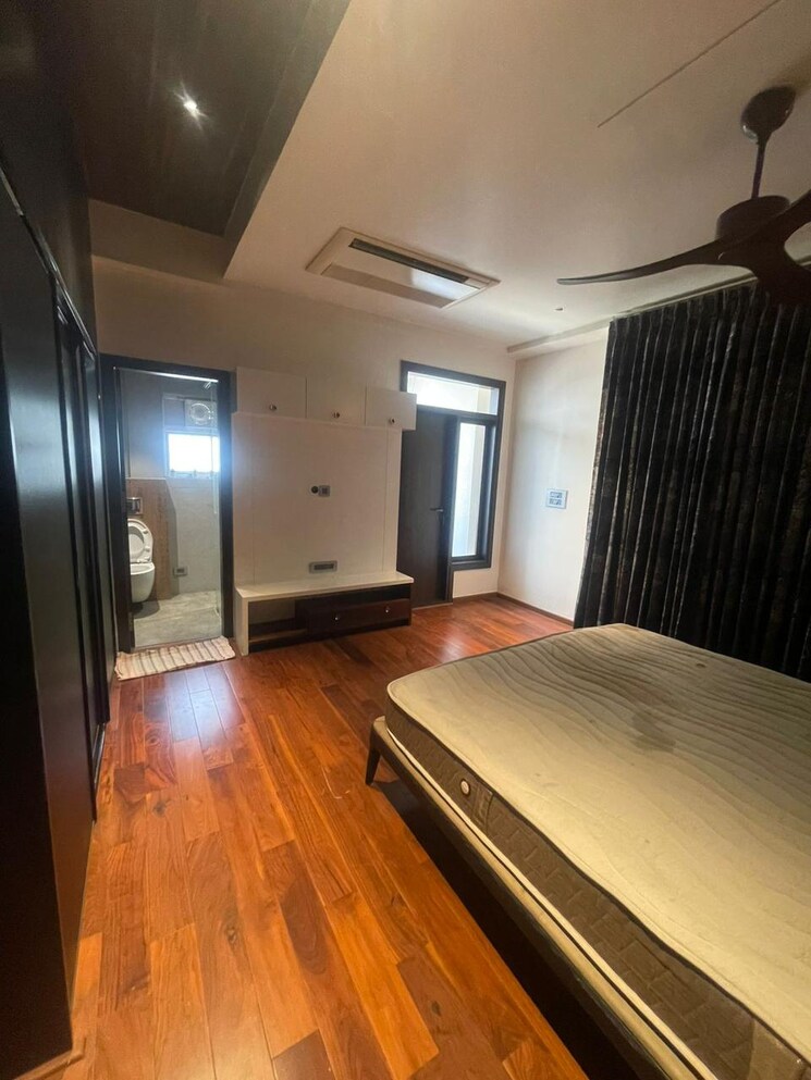 Room, gachibowli 4 Bedroom 3500 Sq.Ft. Apartment In Gachibowli Hyderabad 9520557