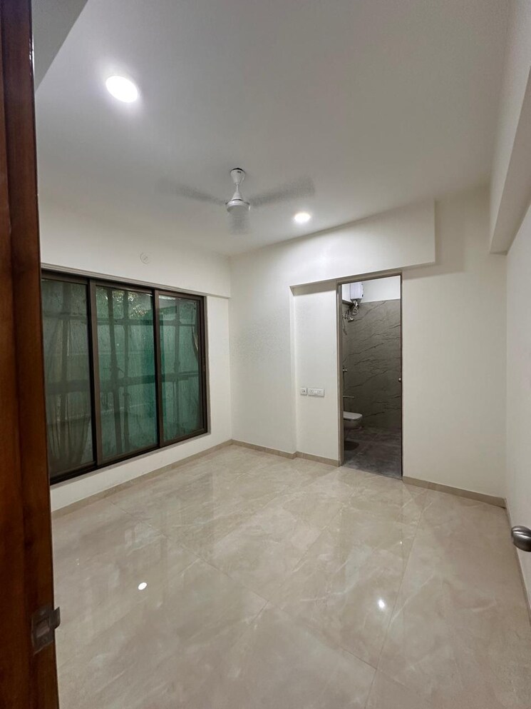 Room, wadhwa-pristine 1 Bedroom 503 Sq.Ft. Apartment In Matunga West Mumbai 9520585
