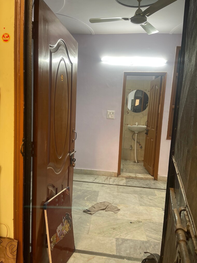 undefined, acharya niketan 2.5 Bedroom 650 Sq.Ft. Builder Floor In Acharya Niketan Delhi 9520593