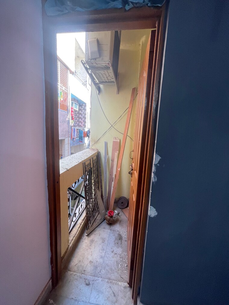 undefined, acharya niketan 2.5 Bedroom 650 Sq.Ft. Builder Floor In Acharya Niketan Delhi 9520593