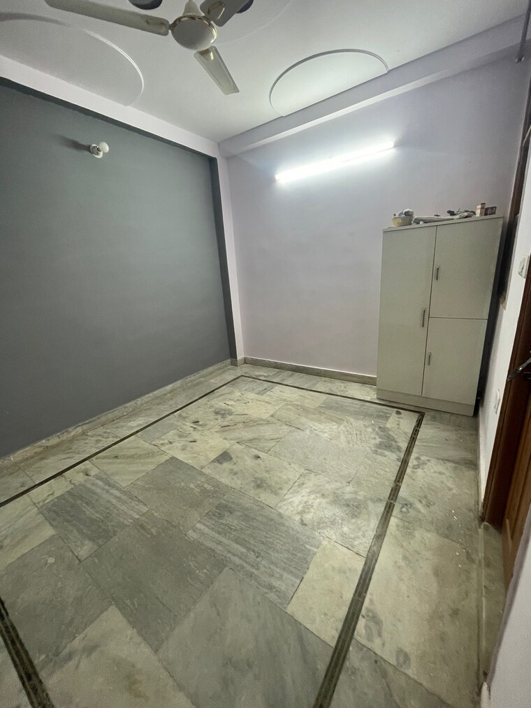 Room, acharya niketan 2.5 Bedroom 650 Sq.Ft. Builder Floor In Acharya Niketan Delhi 9520593