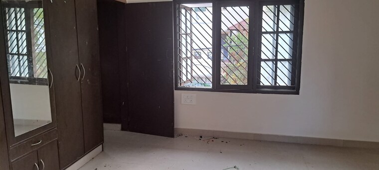 Room, hbr layout 3 Bedroom 2400 Sq.Ft. Independent House In Hbr Layout Bangalore 9520594