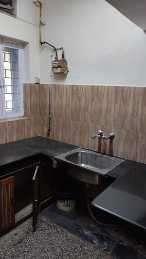 Kitchen in 1.5 BHK Apartment at Mayur Vihar – for Rent