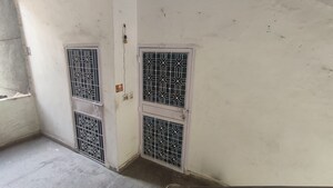 Living Room in 1.5 BHK Apartment at Mayur Vihar – for Rent