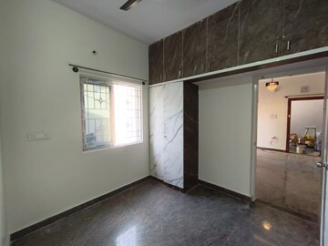 Room in 2 BHK Builder Floor at Hsr Layout – for Rent