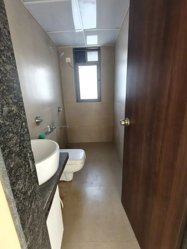 Bathroom, runwal-eirene 2.5 Bedroom 950 Sq.Ft. Apartment In Balkum Pada Thane 9520610