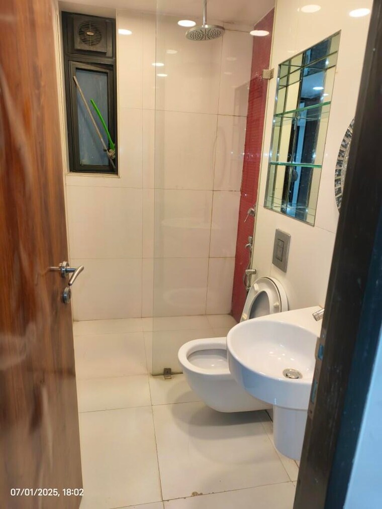 Bathroom, lodha-primo 3 Bedroom 1077 Sq.Ft. Apartment In Parel Mumbai 9520619