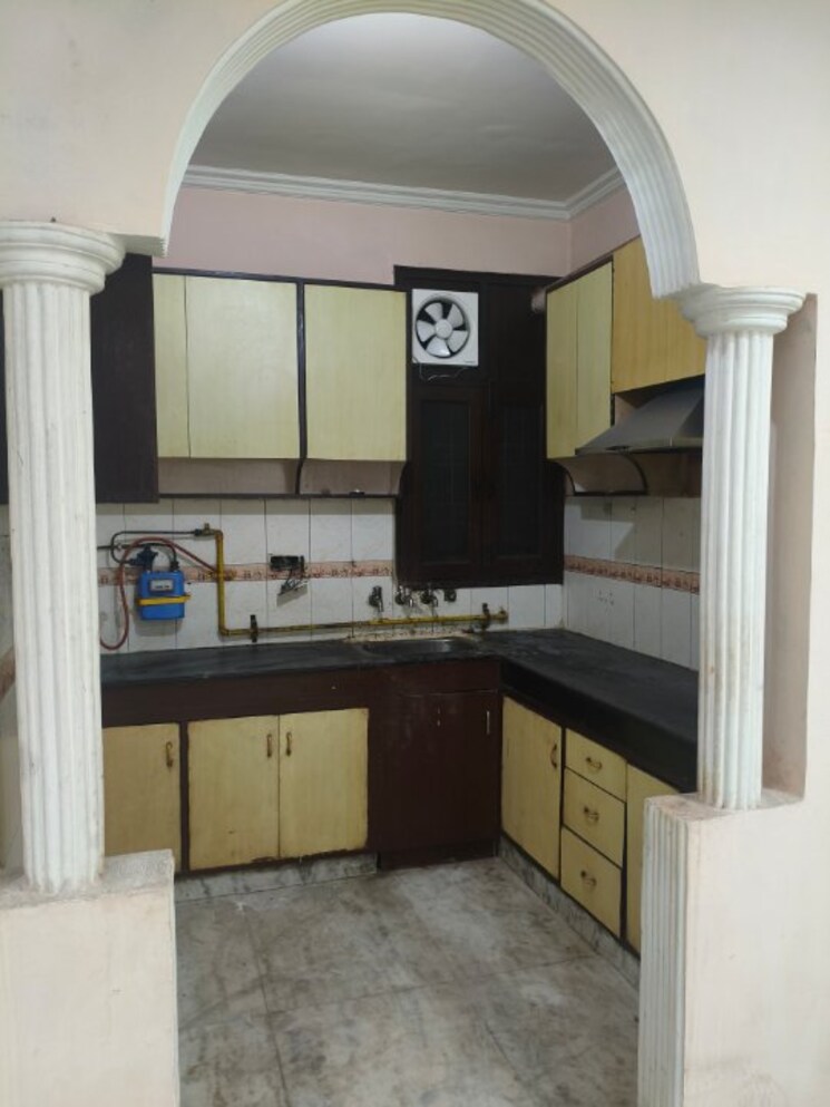 Kitchen, panchsheel vihar 3 Bedroom 120 Sq.Yd. Builder Floor In Panchsheel Vihar Delhi 9520618