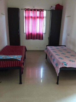 2 BHK Builder Floor For Sale in Laxmi Nagar