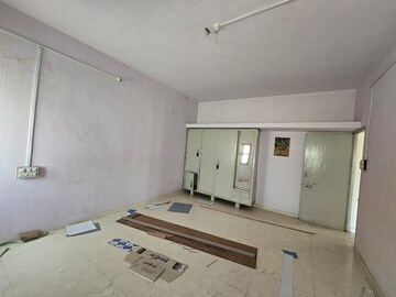 Room in 2 BHK Independent House at New Vip Road – for Rent