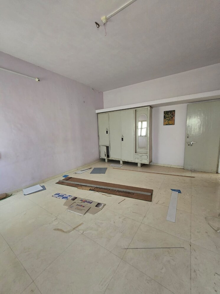 Room, new vip road 2 Bedroom 800 Sq.Ft. Independent House In New Vip Road Vadodara 9520626