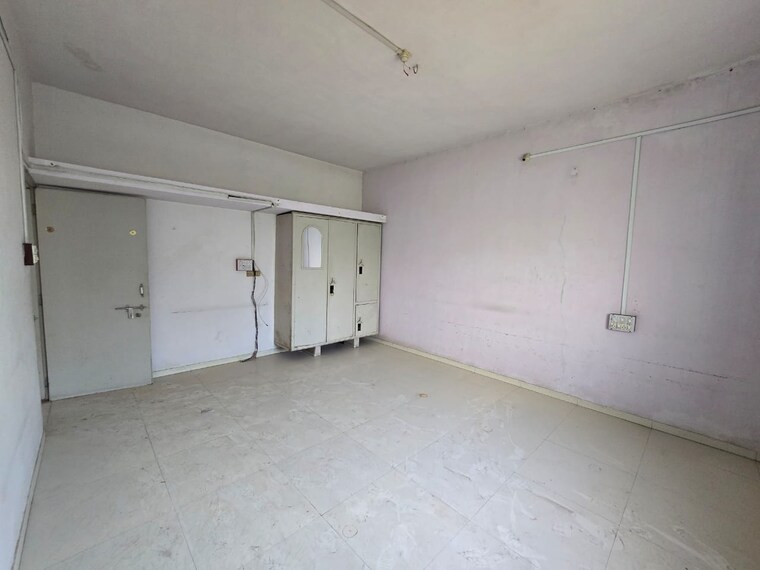 Room, new vip road 2 Bedroom 800 Sq.Ft. Independent House In New Vip Road Vadodara 9520626