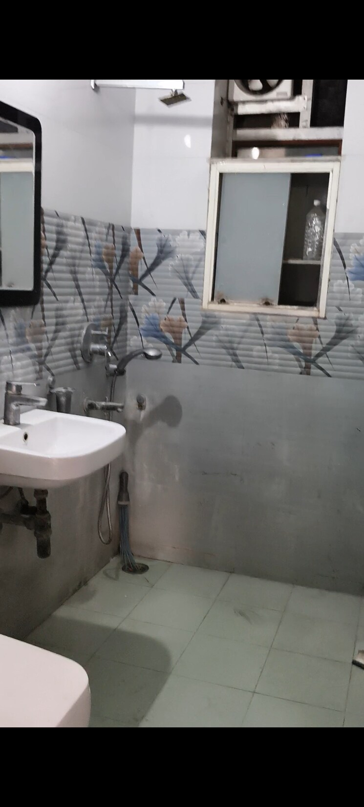 Attached Bathroom, ip extension 3 Bedroom 1250 Sq.Ft. Apartment In Ip Extension Delhi 9520635