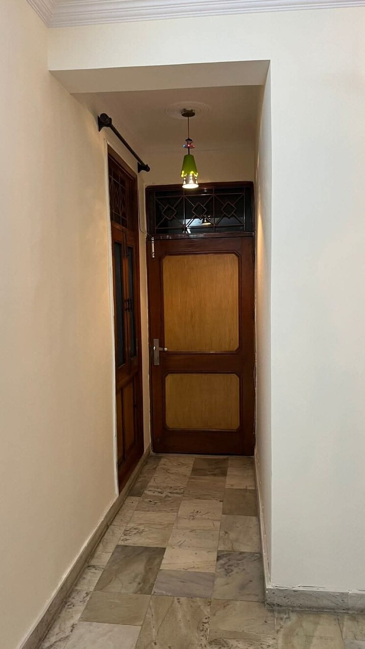 undefined, ip extension 3 Bedroom 1300 Sq.Ft. Apartment In Ip Extension Delhi 9520646