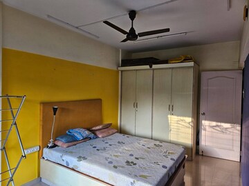 Room in  Pg at Borivali East – for Rent