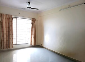 Room in 2.5 BHK Apartment at Vijay Orovia, Ghodbunder Road – for Rent
