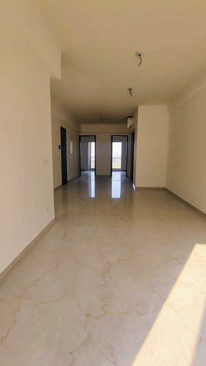 Room in 3 BHK Apartment at Smart World Orchard, Sector 61 – for Sale