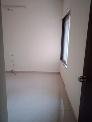 Room in 2 BHK Apartment at Vijayalaxmi Laxmisatyam Residency, Dhanori – for Rent