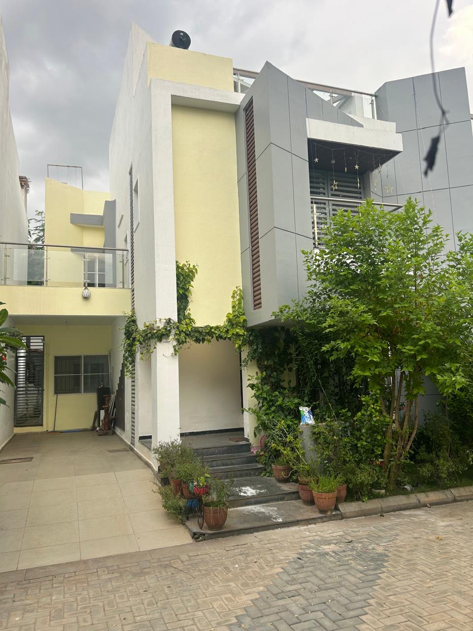 3 BHK + Pooja Room Villa For Sale in Casagrand Esmeralda