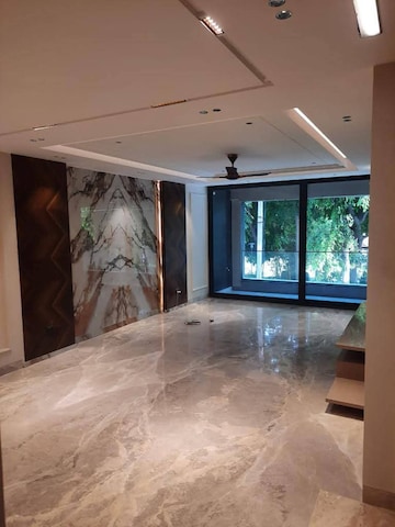 Room in 3 BHK Builder Floor at Saket – for Sale