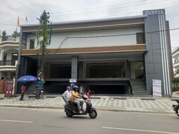 Parking in  Showroom at Jankipuram Extension – for Rent