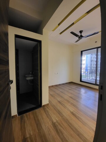 Room in 2 BHK Apartment at Rutu Estate, Brahmand – for Rent