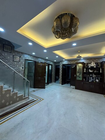 Gym in 4 BHK Builder Floor at Shivalik Colony – for Sale