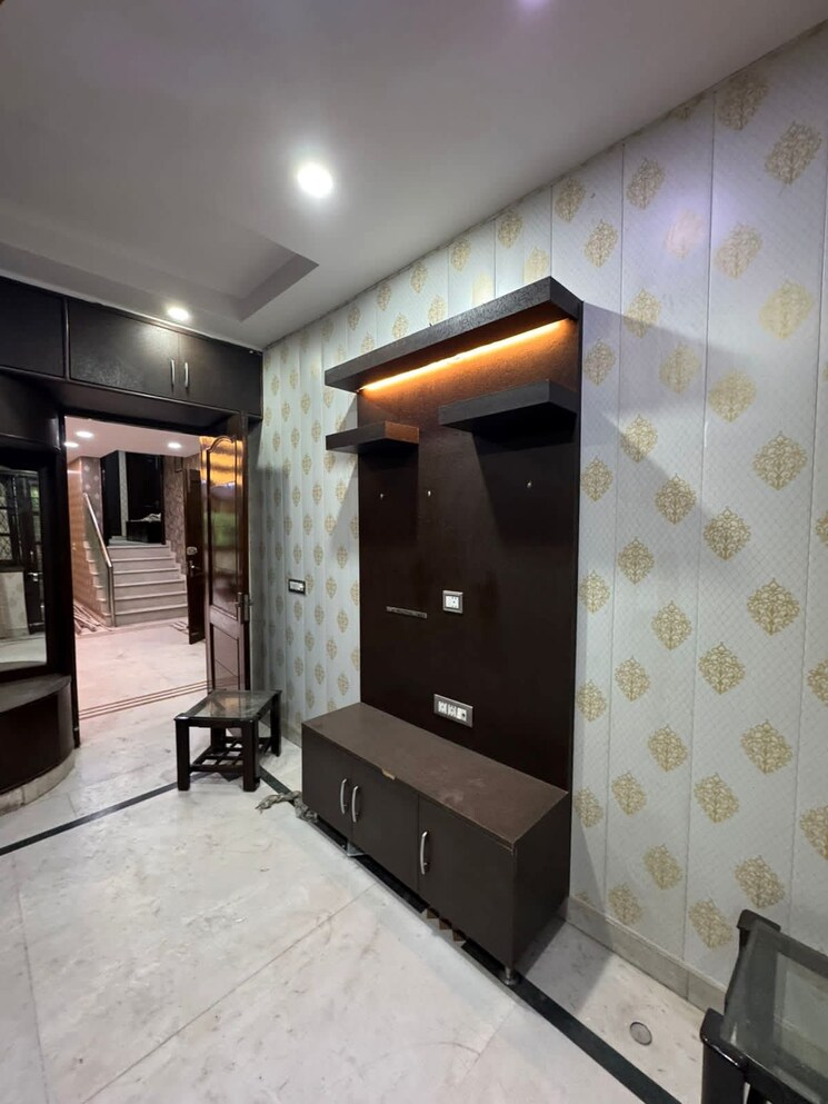 Kitchen, shivalik colony 4 Bedroom 200 Sq.Yd. Builder Floor In Shivalik Colony Delhi 9520685