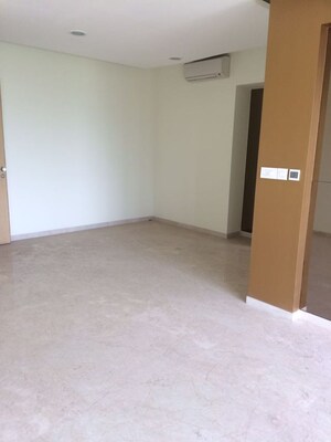 Room in 3 BHK Apartment at Lodha Fiorenza, Goregaon East – for Rent