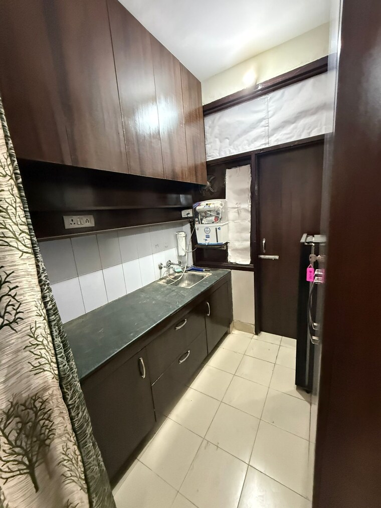 Kitchen, raheja-atlantis 1 RK 225 Sq.Ft. Apartment In Sector 31 Gurgaon 9520690