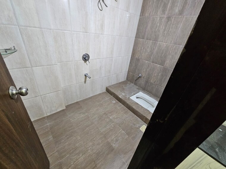Bathroom, sun city 2 Bedroom 1000 Sq.Ft. Apartment In Sun City Pune 9520700