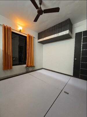 Room in 3 BHK Apartment at Shree Paras Basera, Lohgaon – for Rent