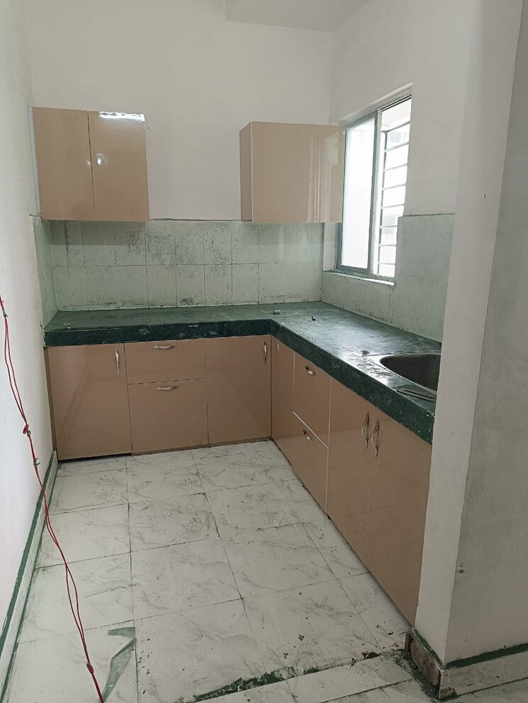 Kitchen, sushant golf city 2 Bedroom 1000 Sq.Ft. Apartment In Sushant Golf City Lucknow 9520719