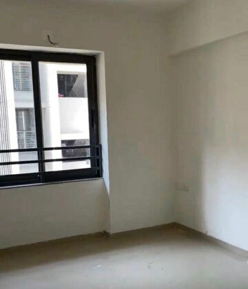 Room in 2 BHK Apartment at Shilp Ananta, Shela – for Rent