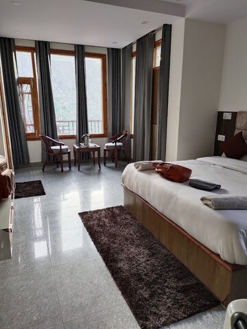 Bedroom in 3 BHK Builder Floor at Sector 104 – for Sale