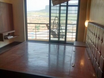 Room in 2 BHK Apartment at K Raheja Heights, Malad East – for Rent