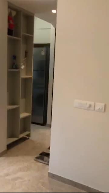 Room in 1 BHK Apartment at Hiranandani Regent Hill, Powai – for Rent