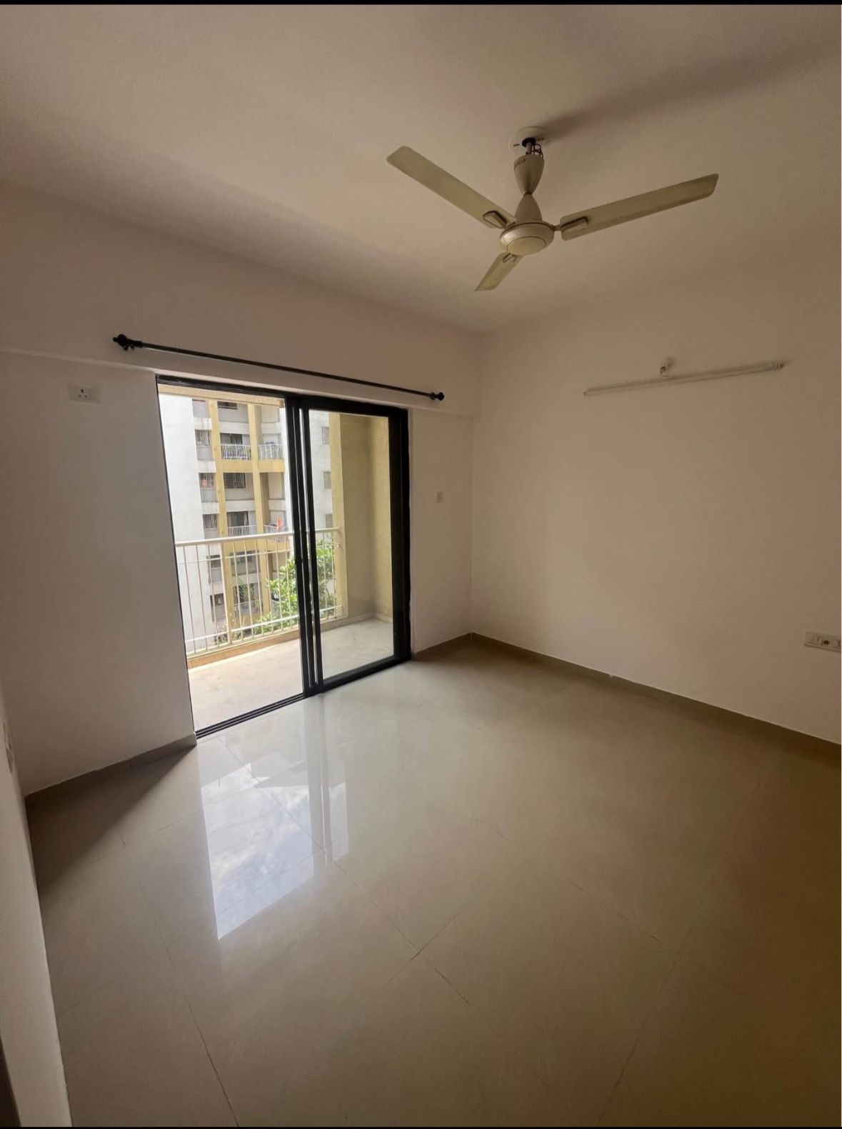 2 BHK Apartment For Rent in Kalpataru Serenity