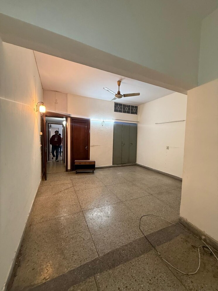 Room, kalkaji 1 Bedroom 1000 Sq.Ft. Builder Floor In Kalkaji Delhi 9520814