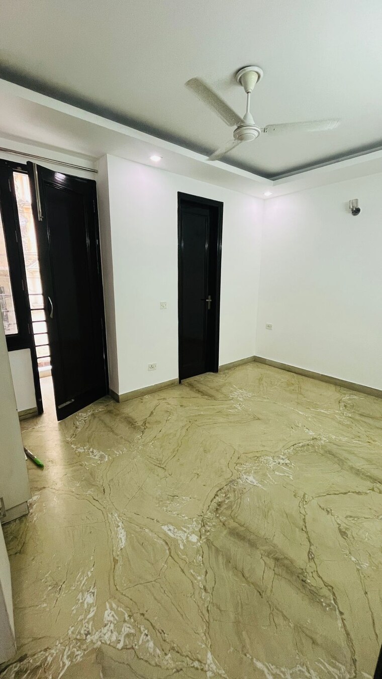 Room, kalkaji 2 Bedroom 900 Sq.Ft. Builder Floor In Kalkaji Delhi 9520824